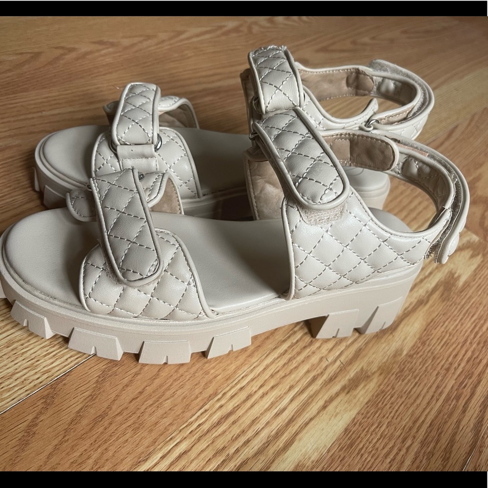 Sandals misguided